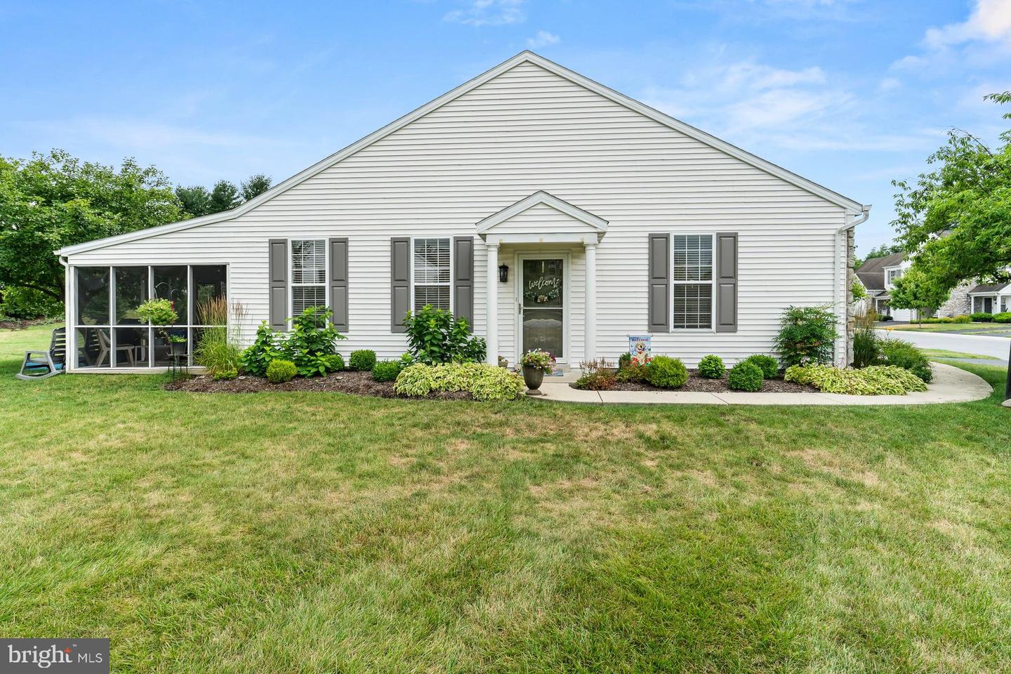 640 Springhouse Ln Property Photo 2