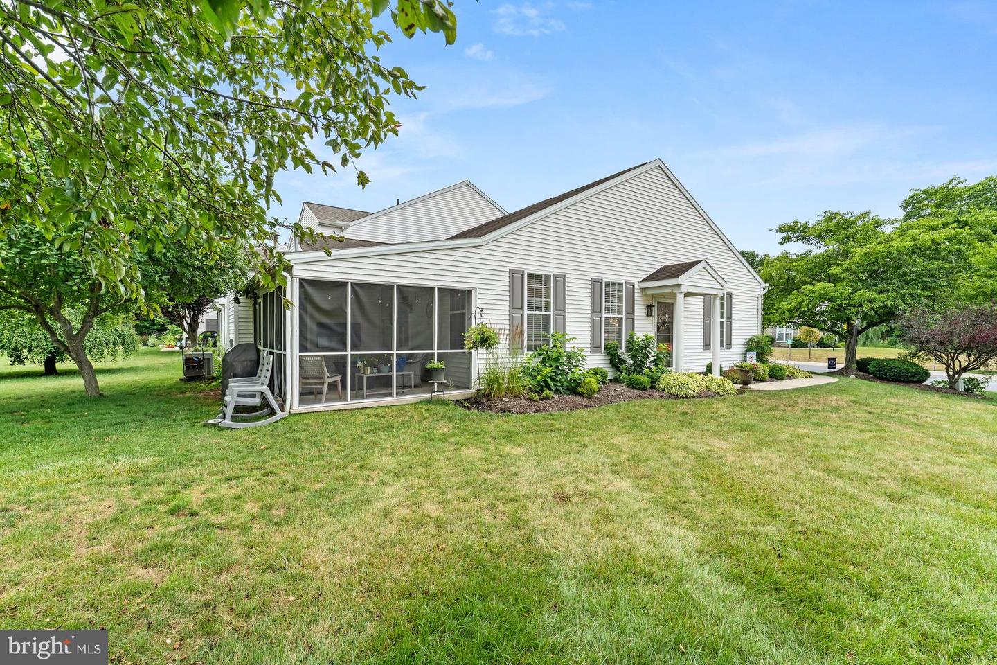 640 Springhouse Ln Property Photo 3