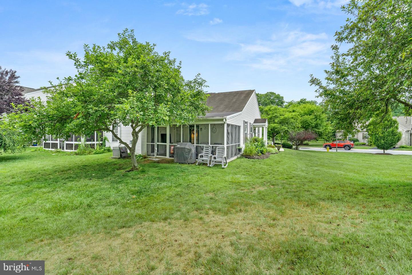 640 Springhouse Ln Property Photo 4