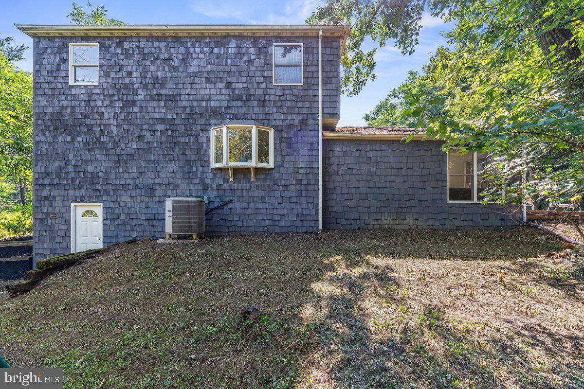 4317 Winthrop Dr Property Photo 4