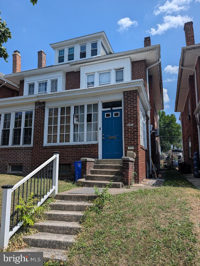 1829 State St Property Photo 1