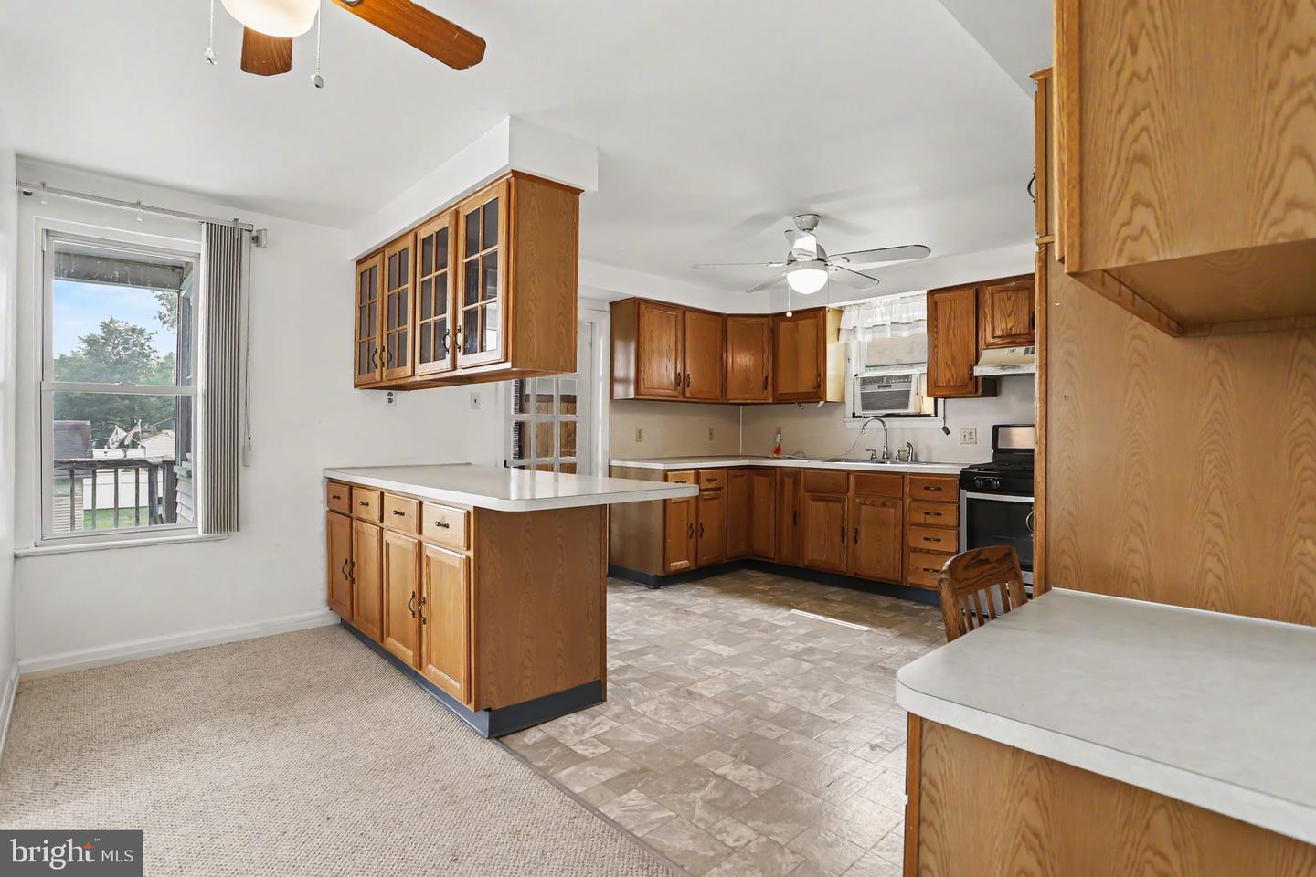 4001 Locust Ln Property Photo 3