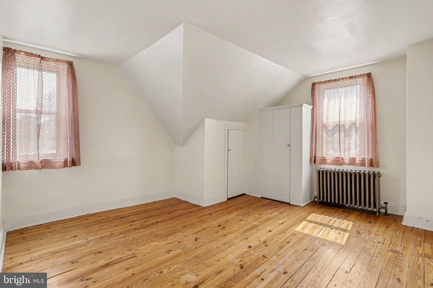 4001 Locust Ln Property Photo 15