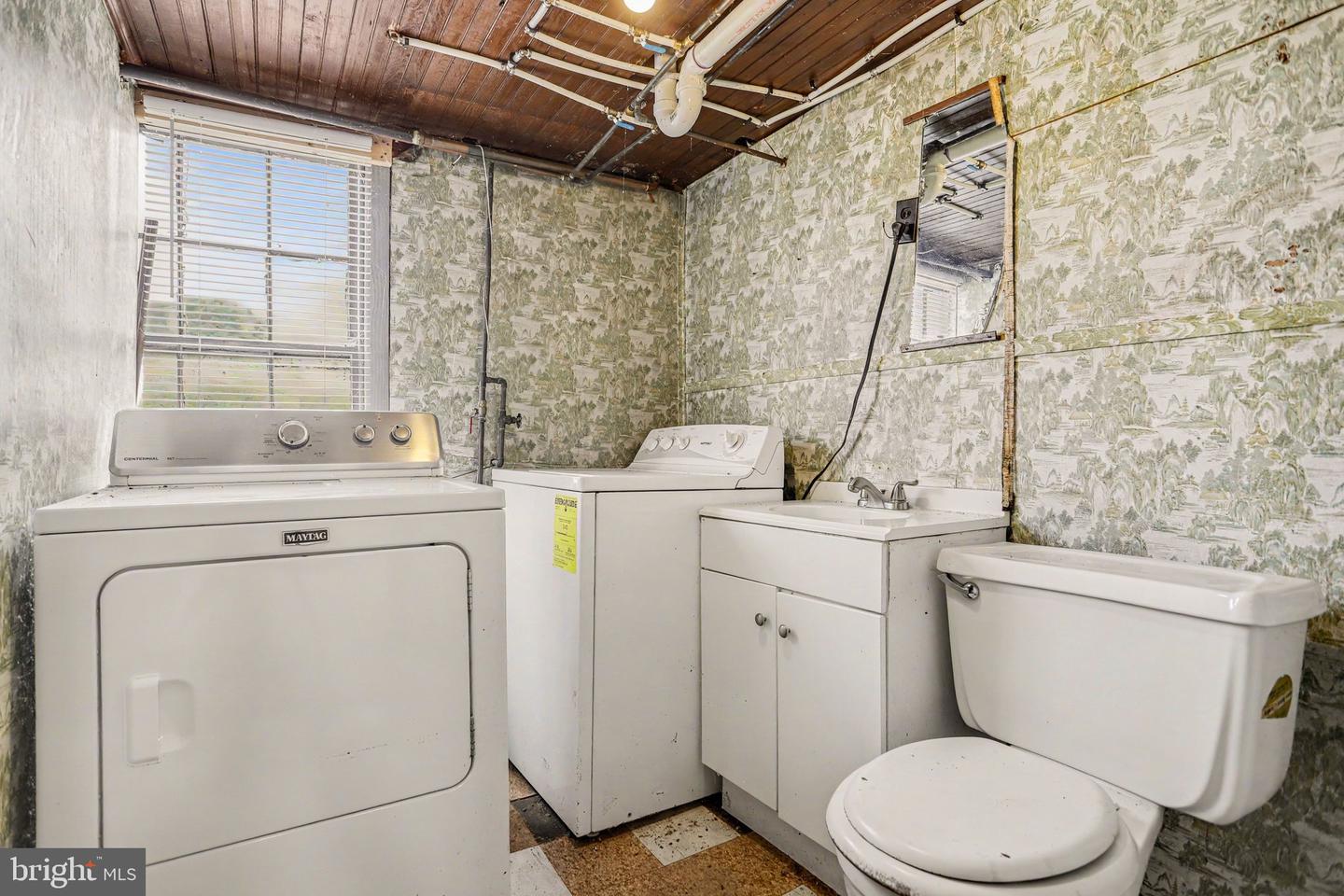 4001 Locust Ln Property Photo 19