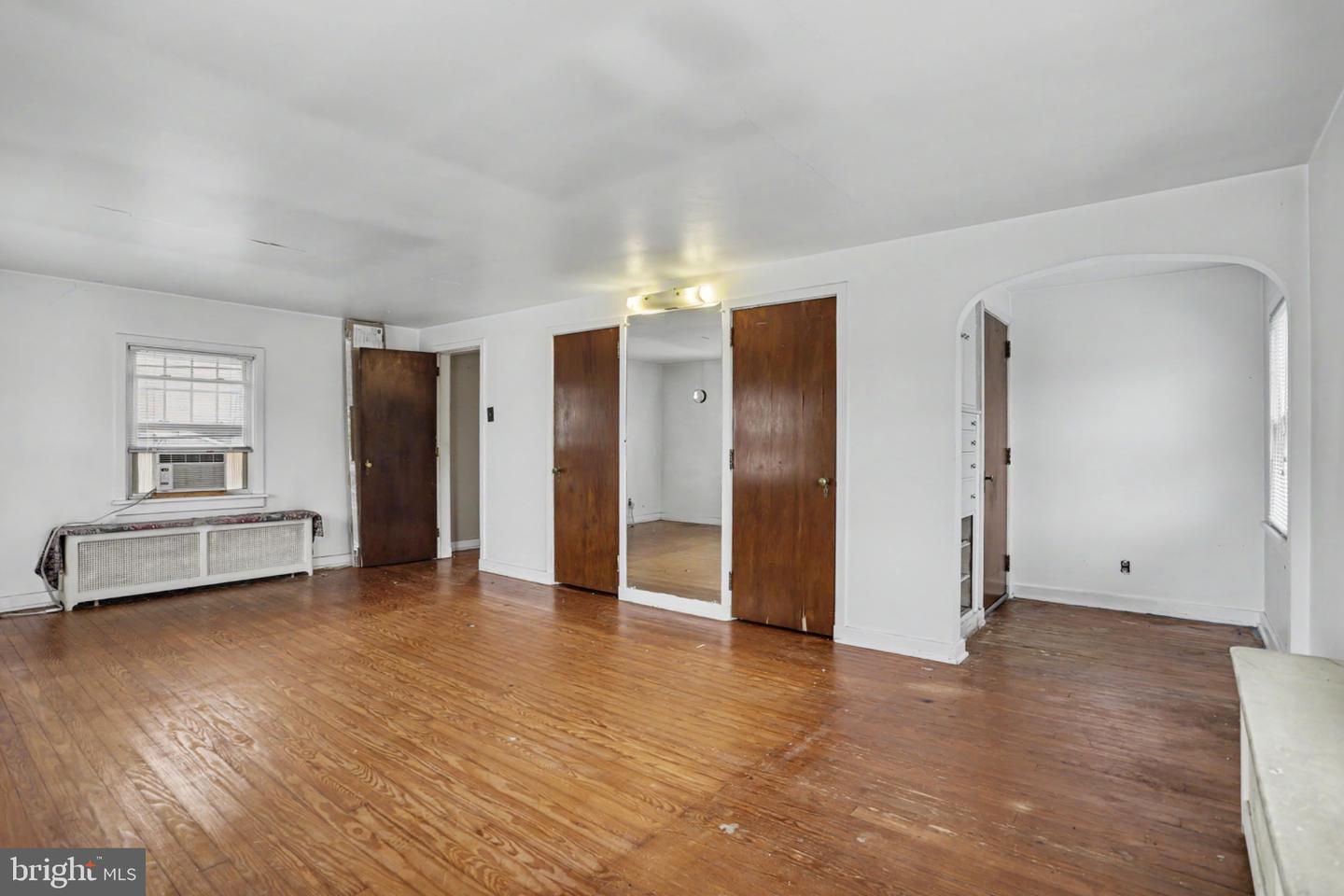 317 Fox St Property Photo 16