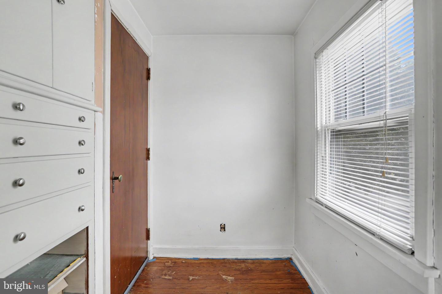 317 Fox St Property Photo 17
