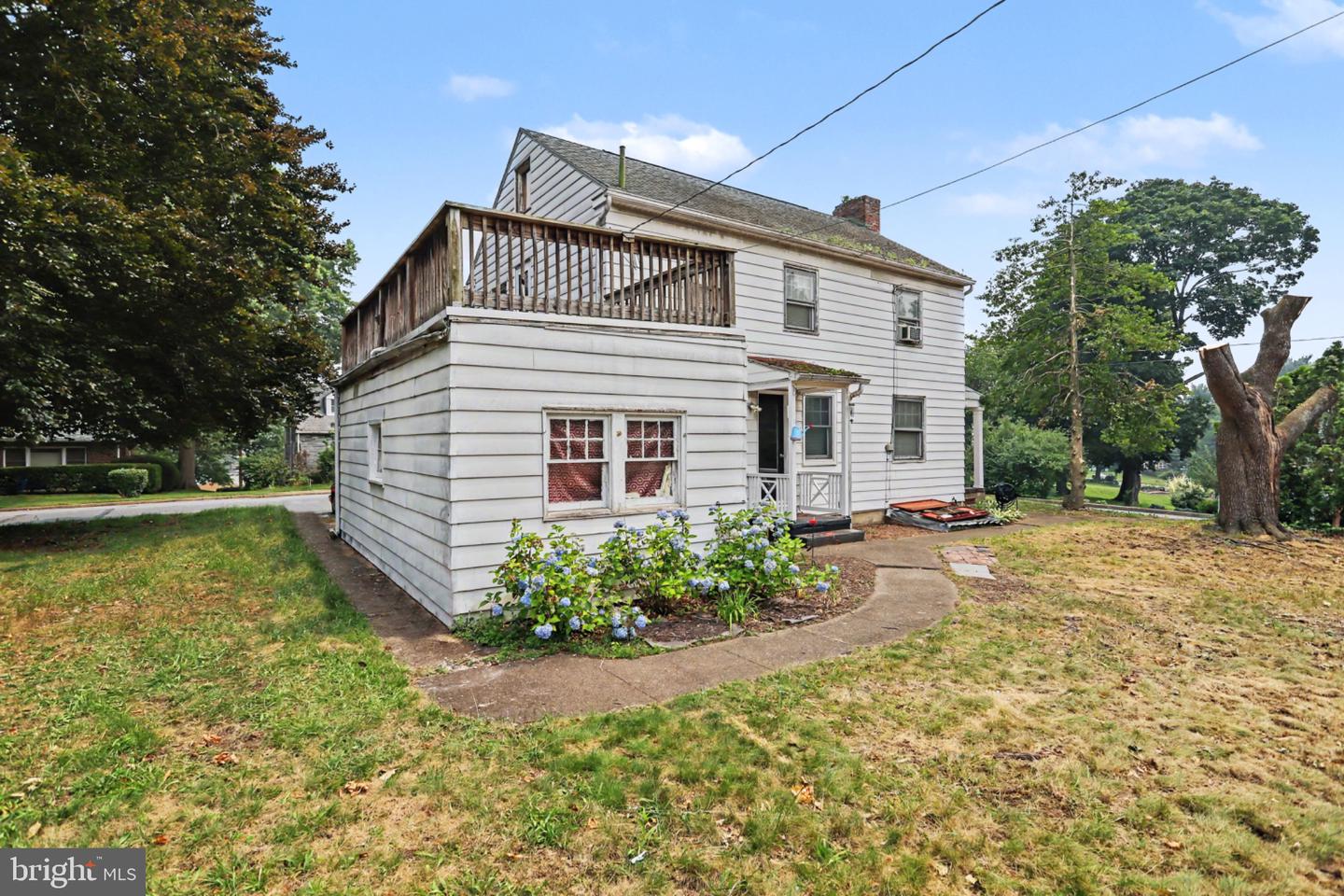 317 Fox St Property Photo 24