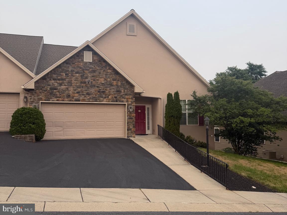4505 Hillside Ct Property Photo 1