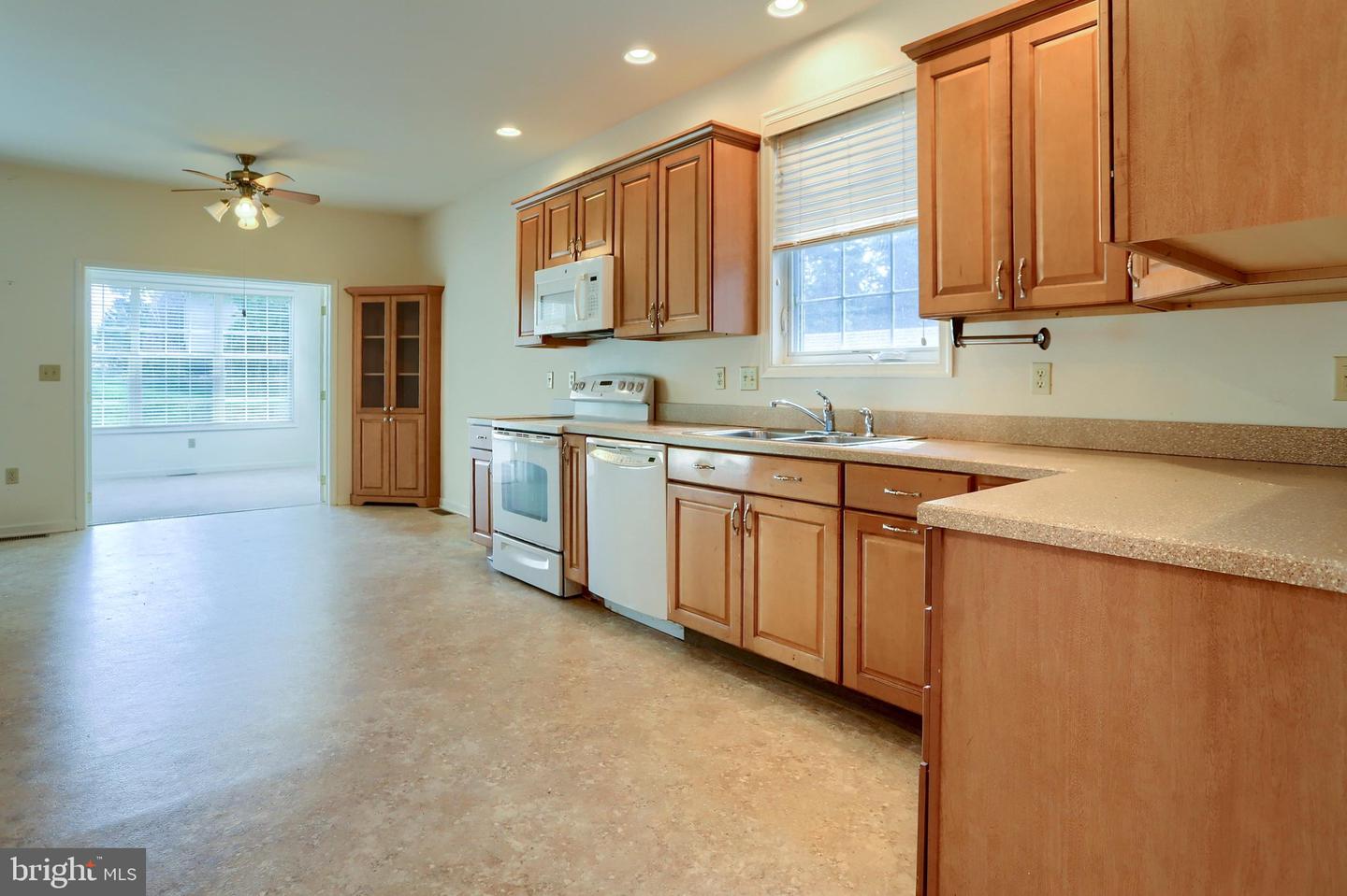 4505 Hillside Ct Property Photo 4