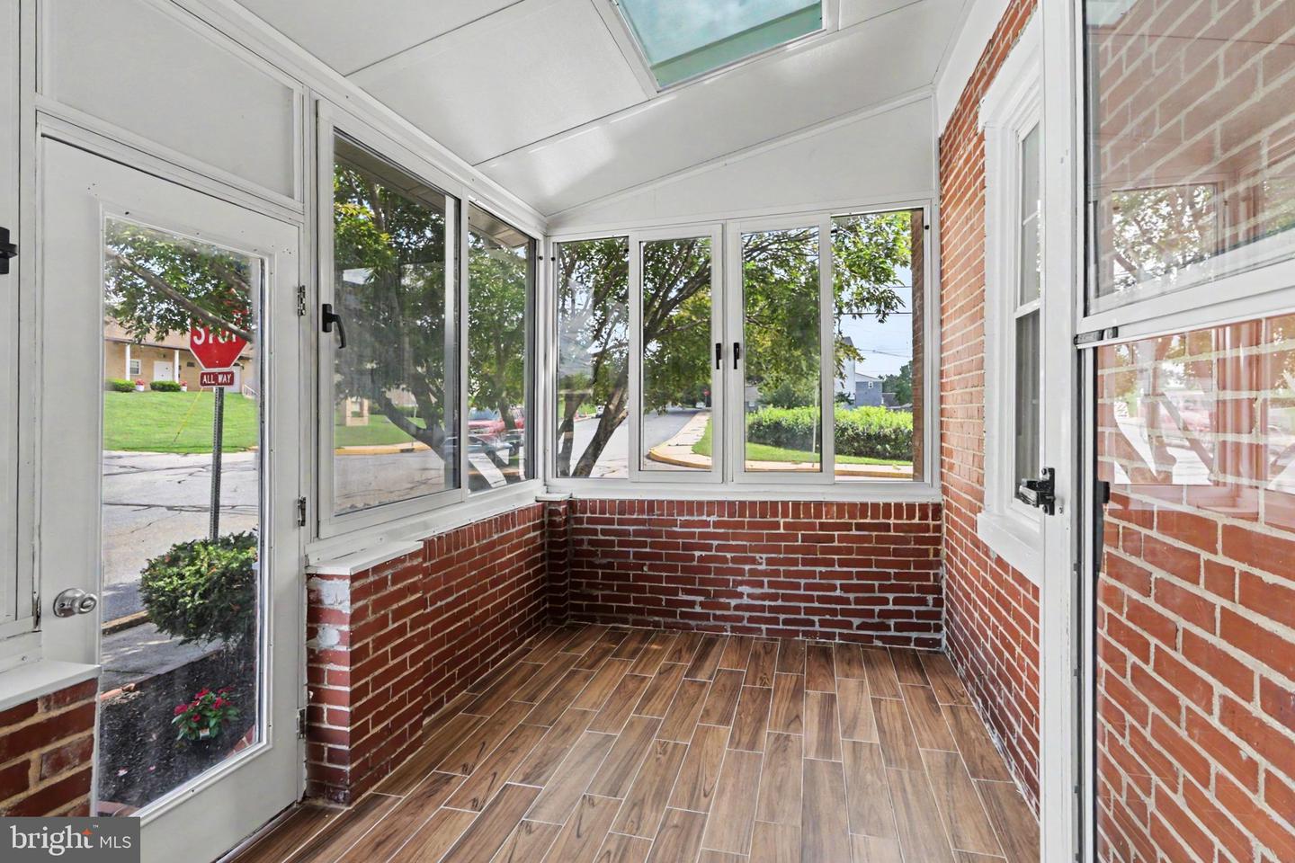 400 Lincoln St Property Photo 27