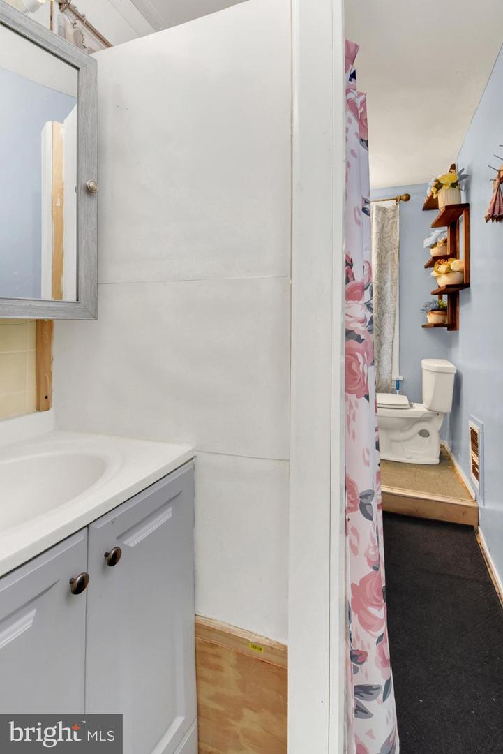 1208 Walnut St Property Photo 16