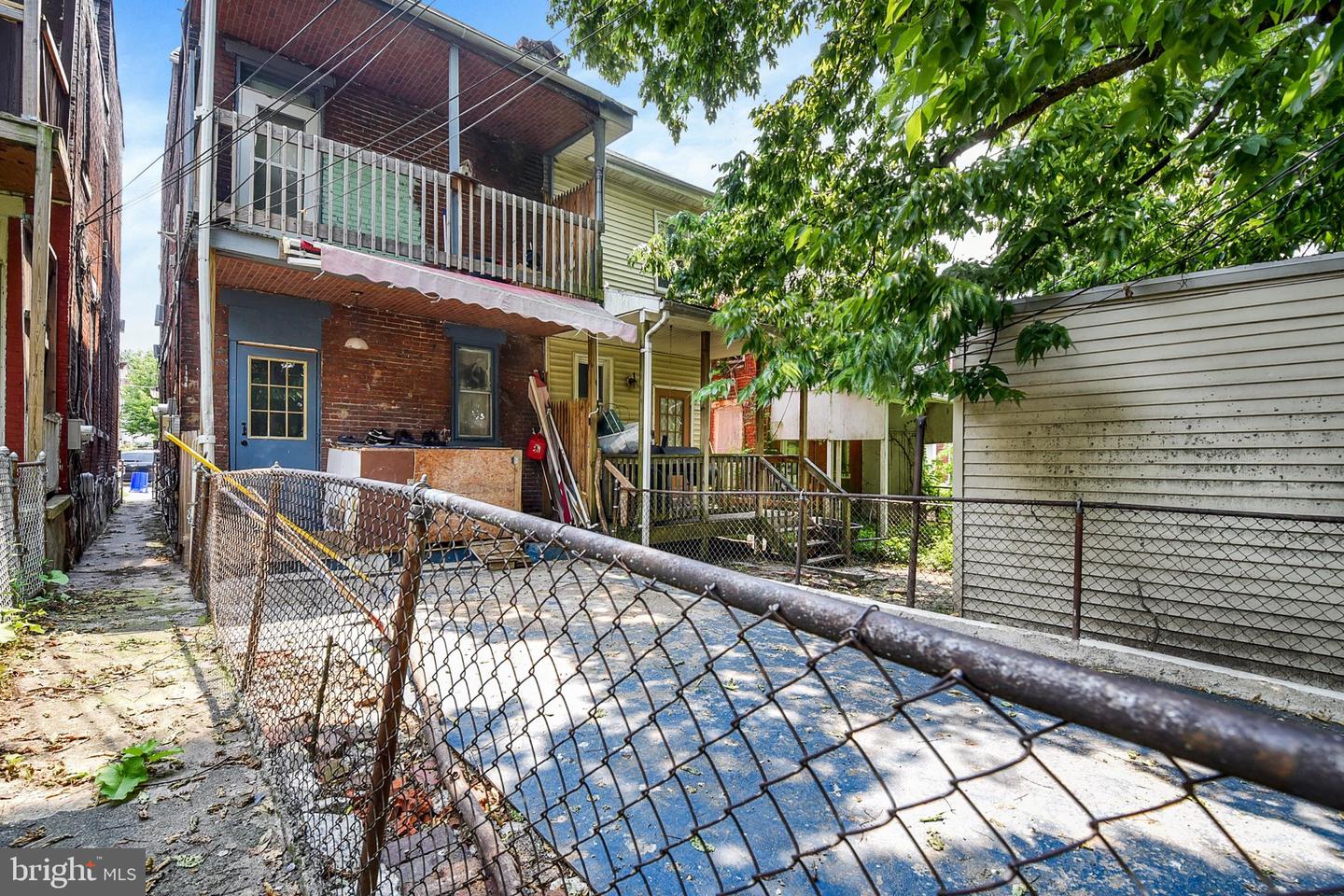 1208 Walnut St Property Photo 23