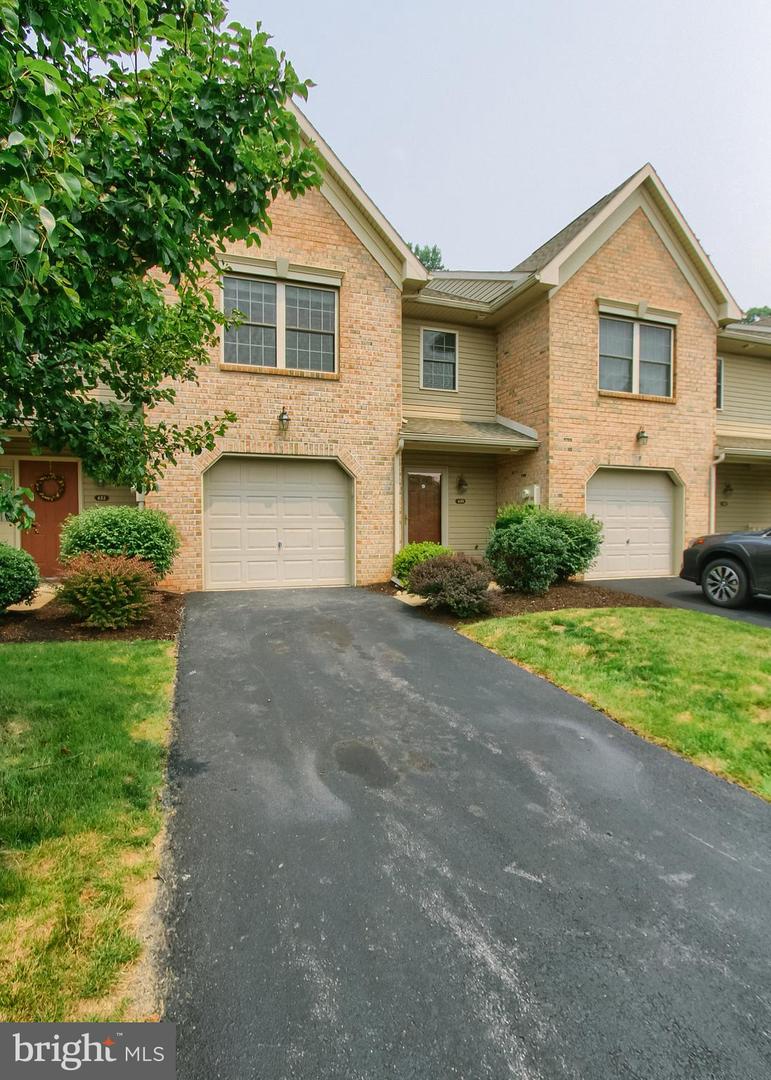 630 Glenbrook Dr Property Photo 3