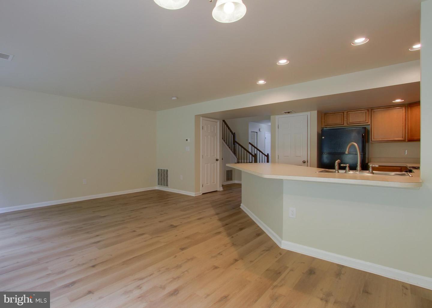630 Glenbrook Dr Property Photo 6