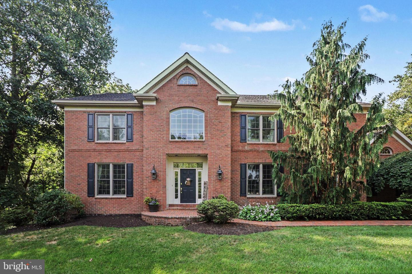 20 WHITE PINE DR