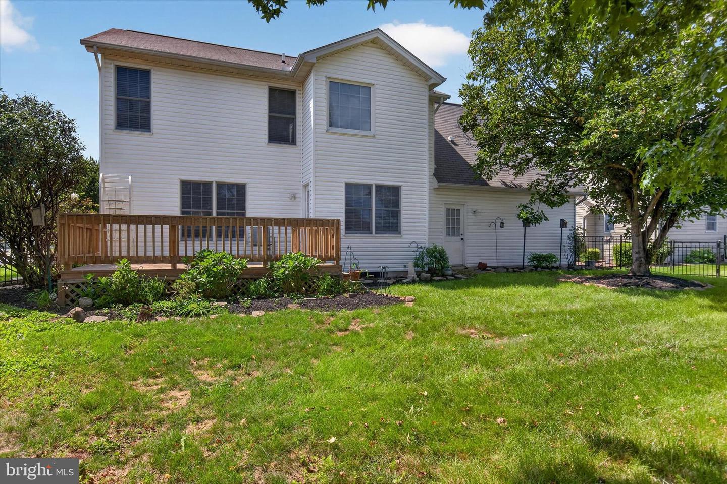 212 Fox Grove Pl Property Photo 44