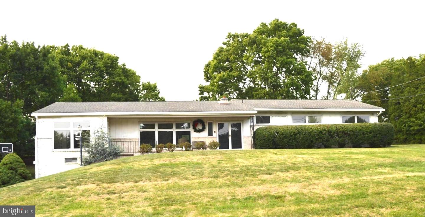 1406 REGENCY CIR