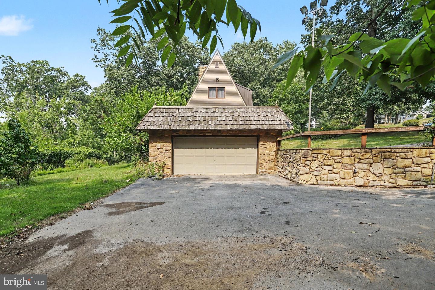 299 Mushroom Hill Rd Property Photo 1