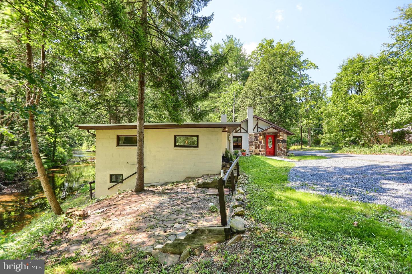 411 Speece Ln Property Photo 2