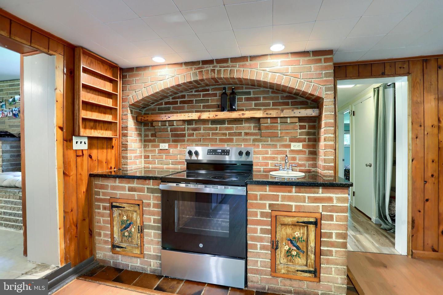 411 Speece Ln Property Photo 12