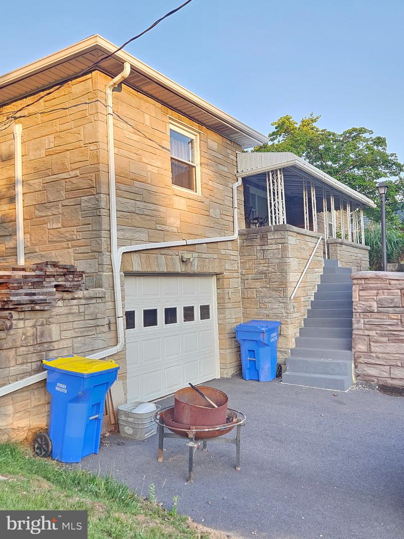 1358 Pieffers Ln Property Photo 4