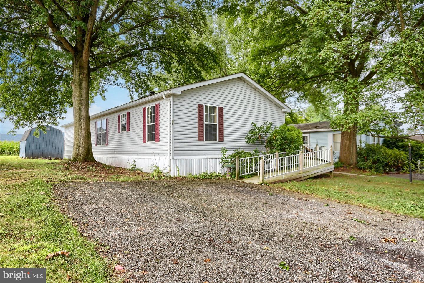 18 MIDLAND DR