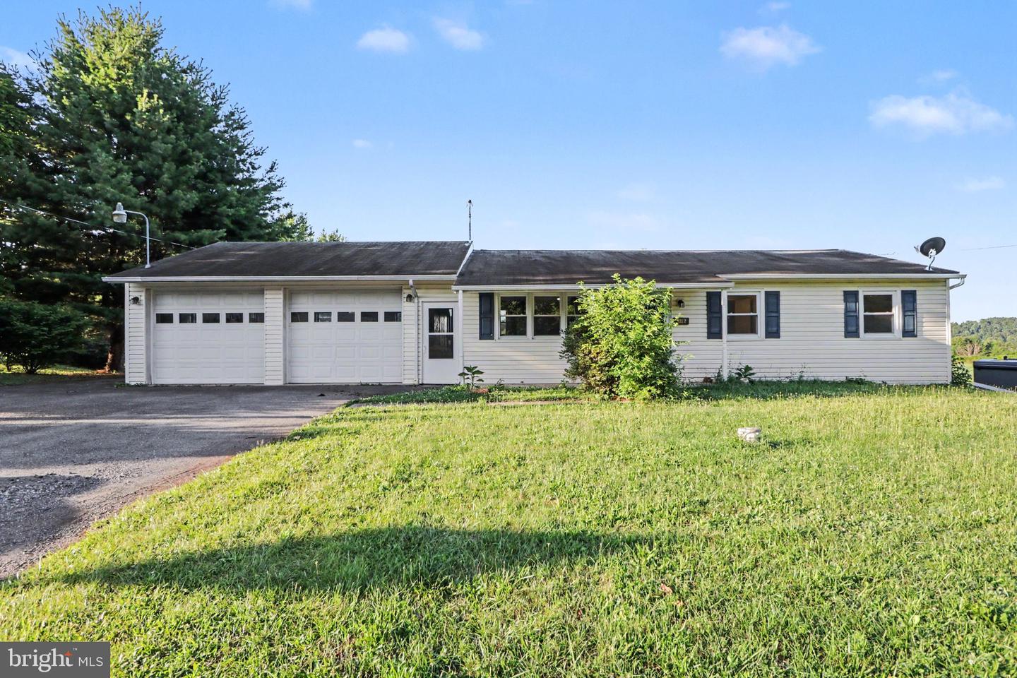 3012 SCHOOLHOUSE RD Property Photo 1