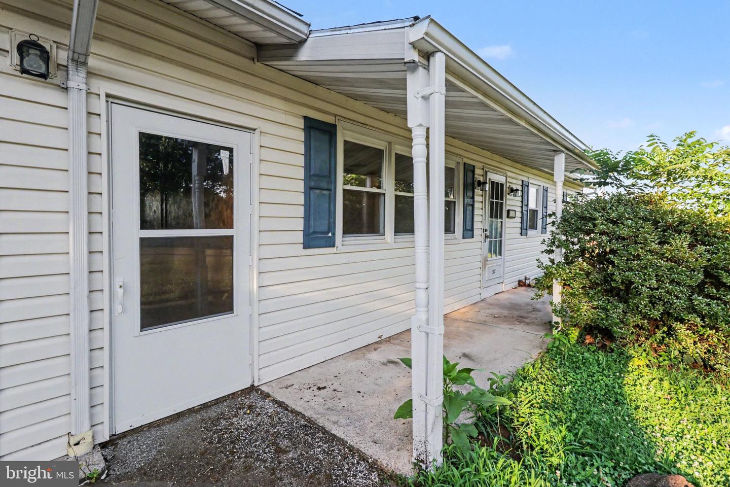 3012 Schoolhouse Rd Property Photo 4