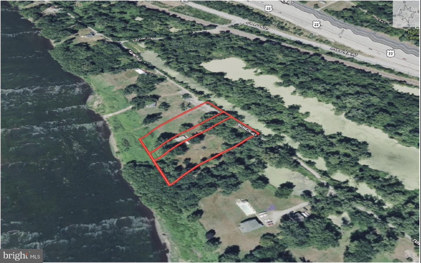 1842 Towpath Rd Property Photo 2
