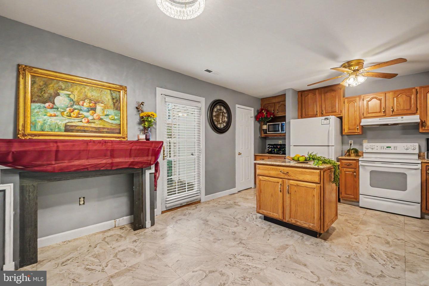554 Lopax Rd Property Photo 17