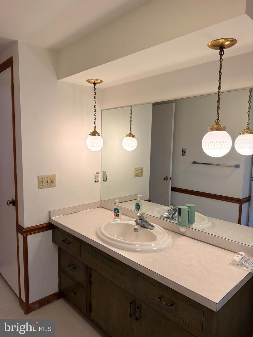 739 Lexington Ave Property Photo 38