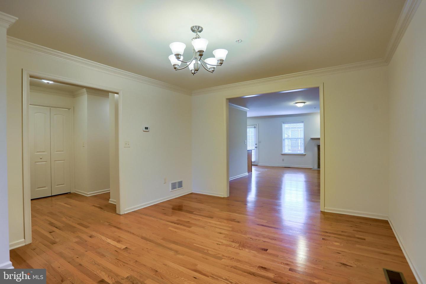 4287 Emily Dr Property Photo 4