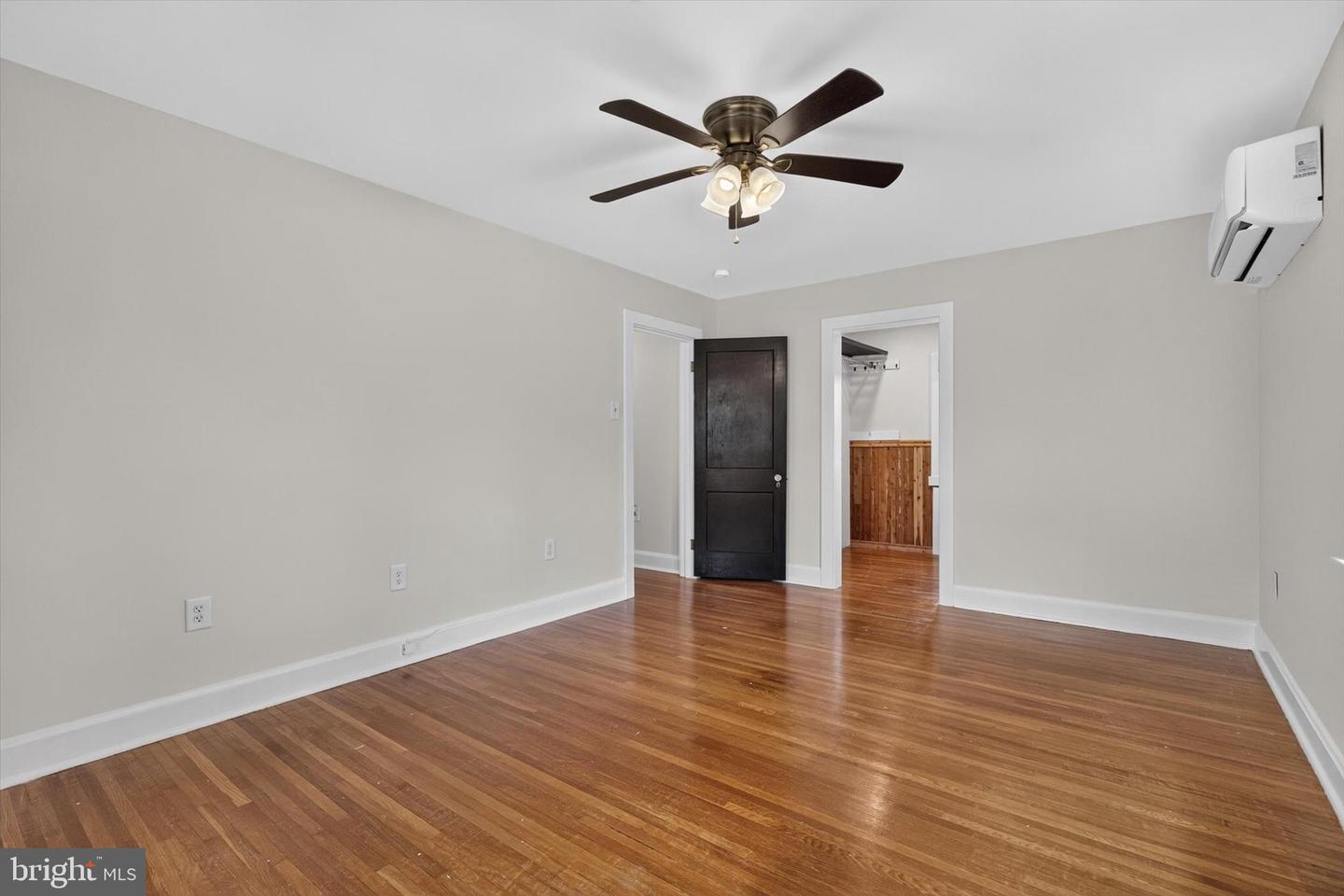 111 E Main St Property Photo 31