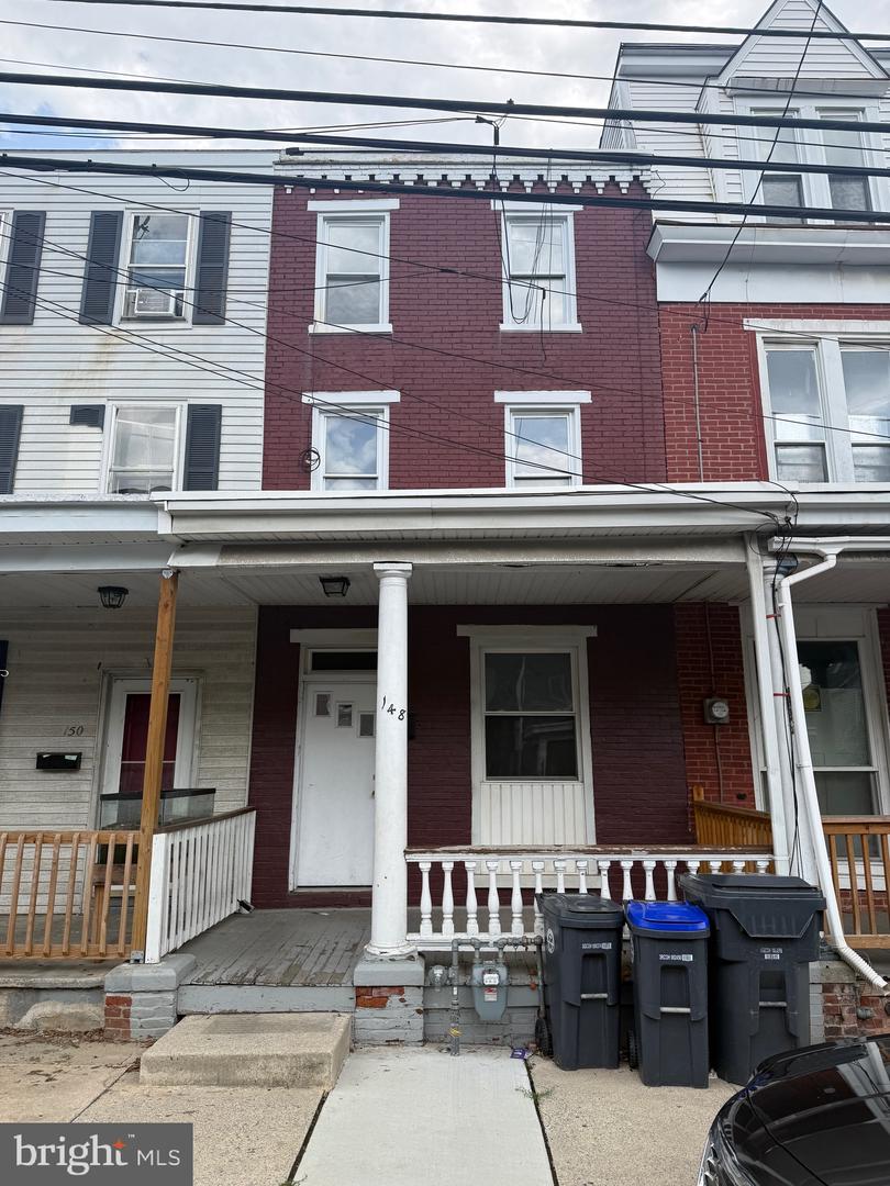 148 Lincoln St Property Photo 2