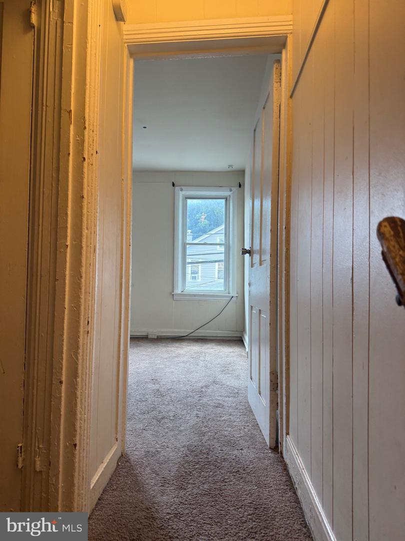 148 Lincoln St Property Photo 16