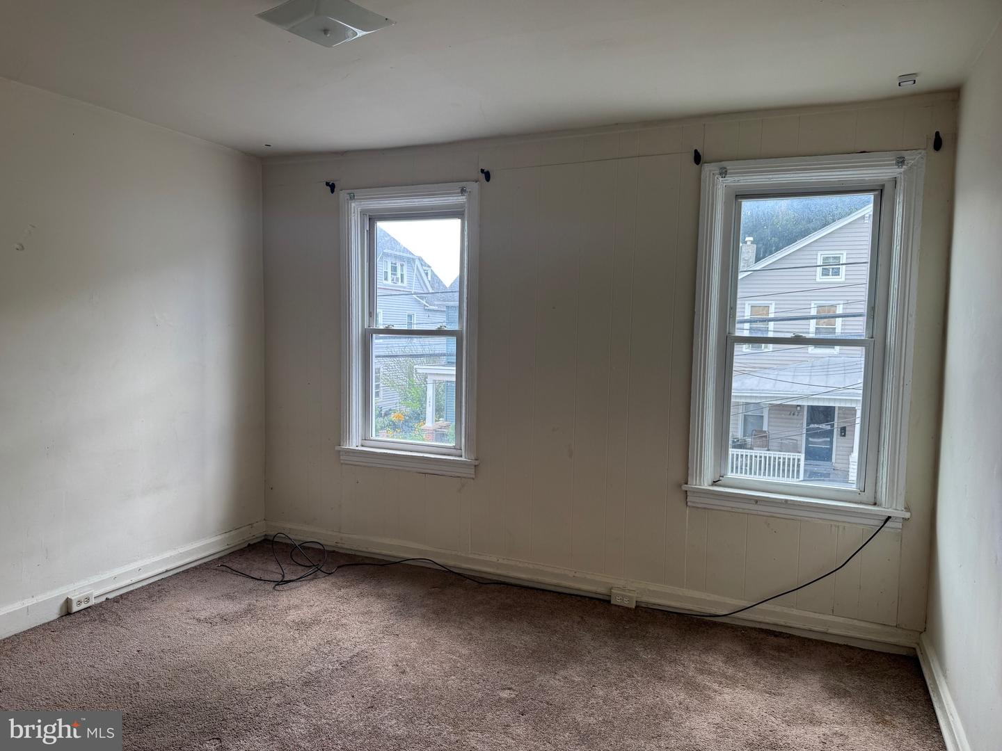 148 Lincoln St Property Photo 17