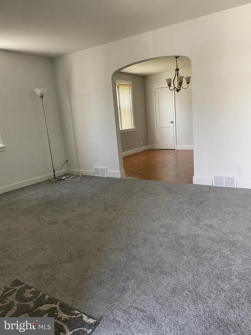 1142 Rolleston St Property Photo 2