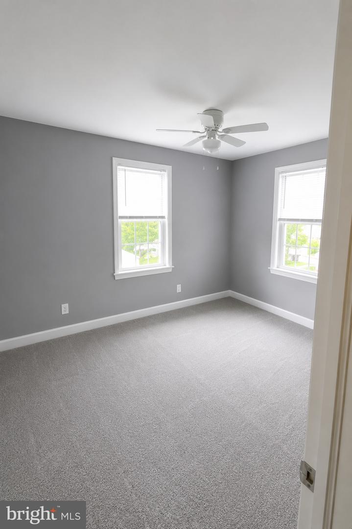 1142 Rolleston St Property Photo 4