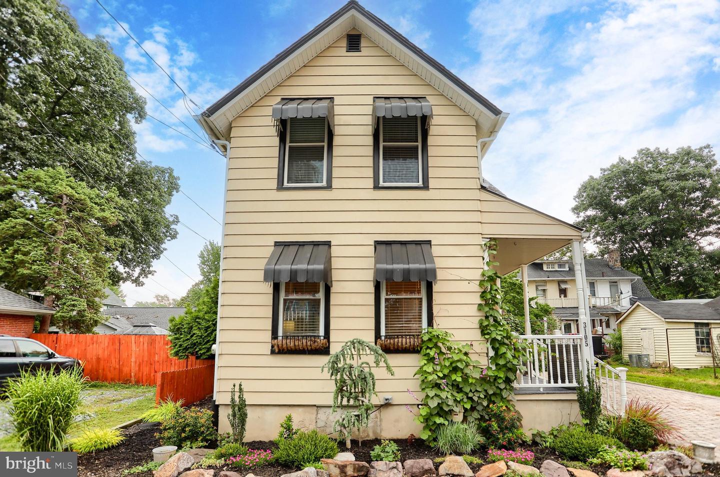 3105 N River St Property Photo 1