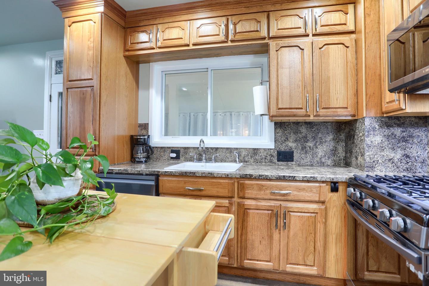 3105 N River St Property Photo 13