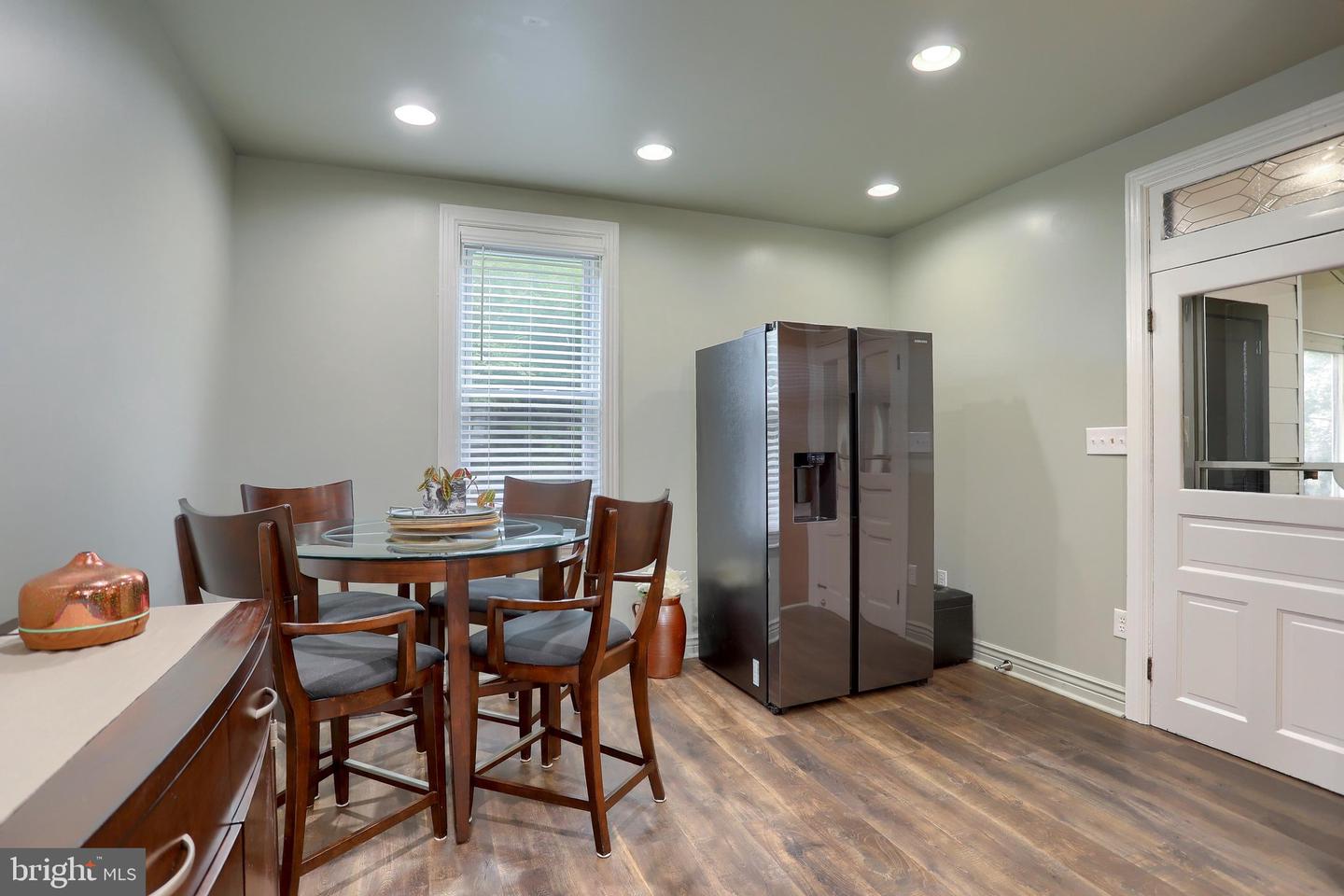 3105 N River St Property Photo 14