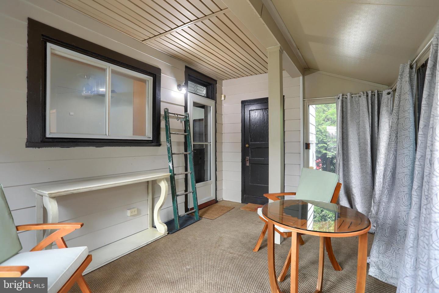 3105 N River St Property Photo 17