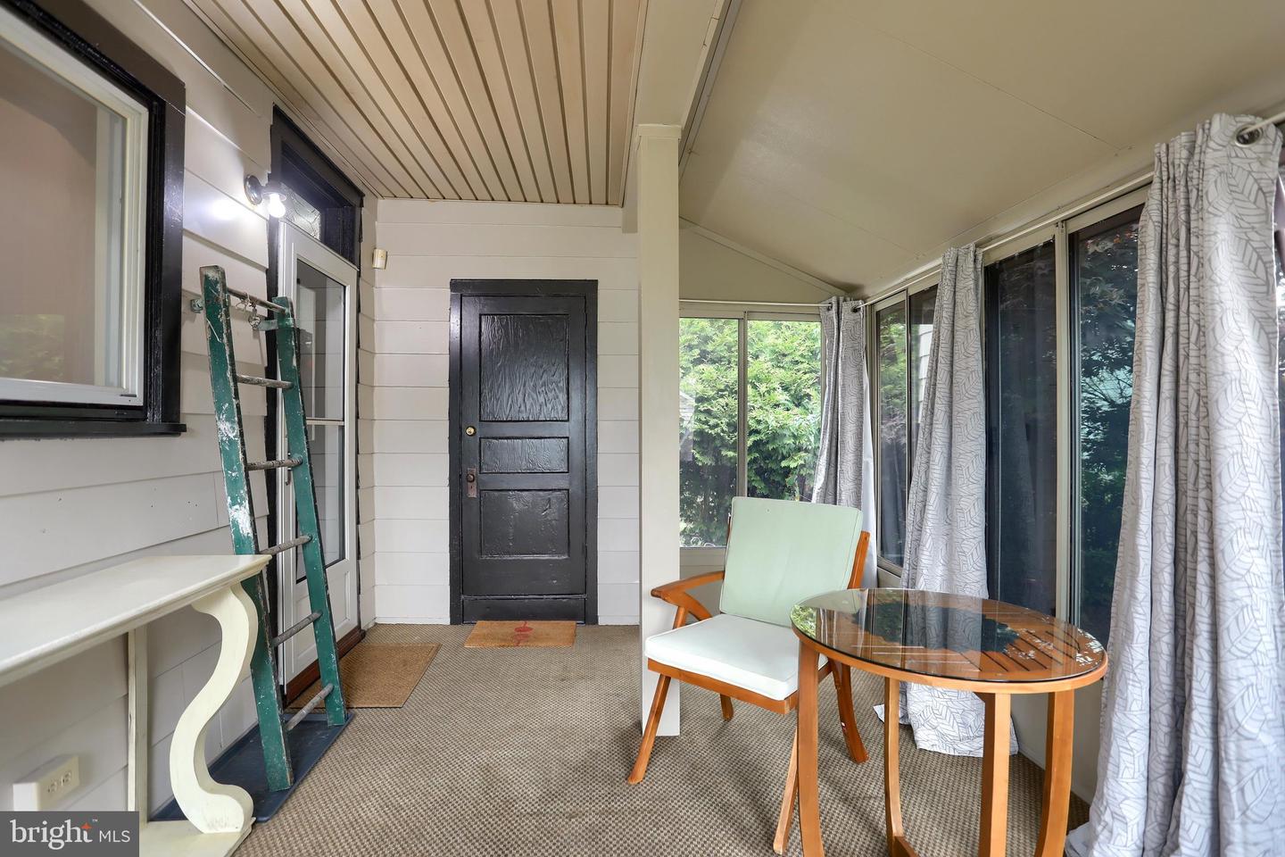 3105 N River St Property Photo 18