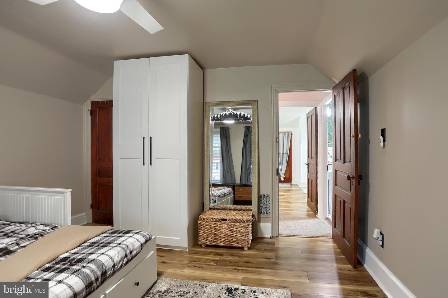 3105 N River St Property Photo 22
