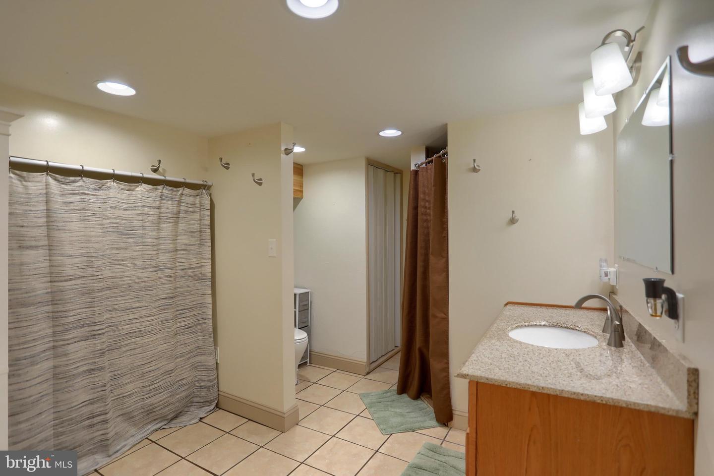 3105 N River St Property Photo 33