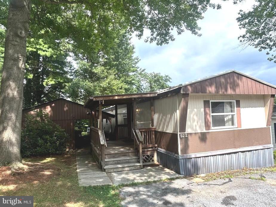 92-e Mic Nan Dr Property Photo 1