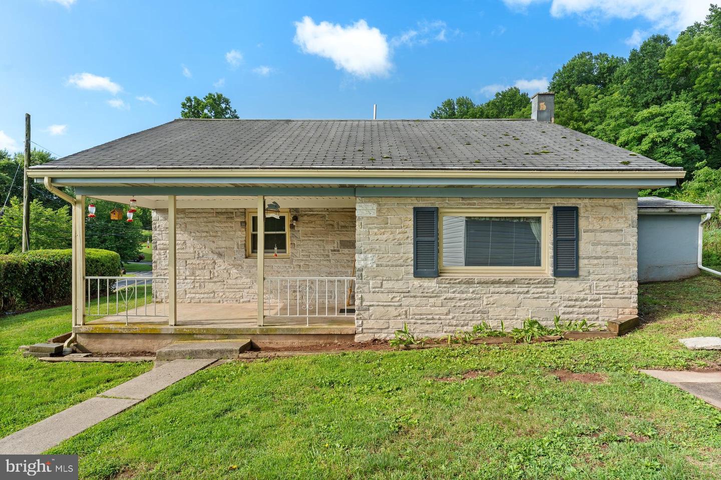 2376 Church Rd Property Photo 1