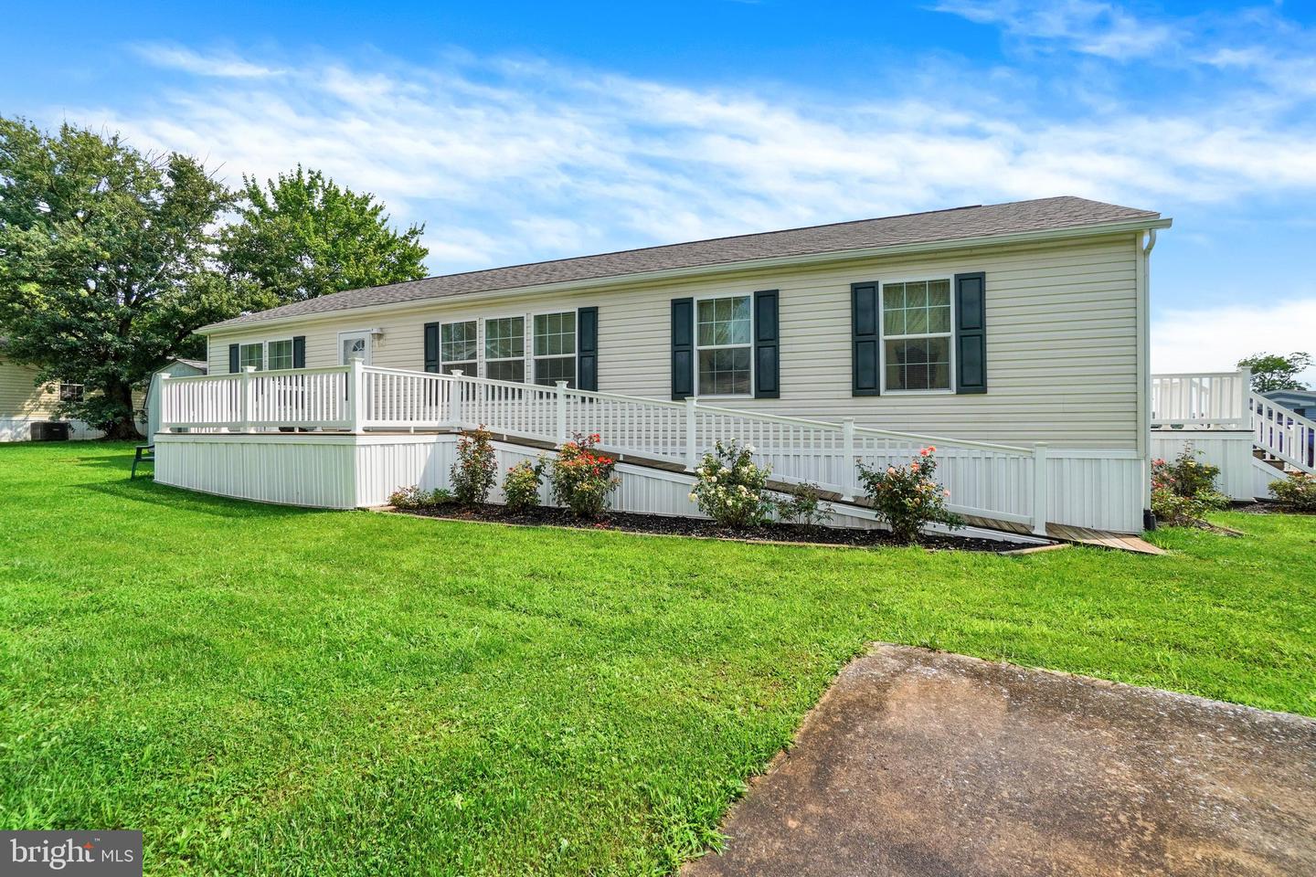 87 OAK KNOLL EST