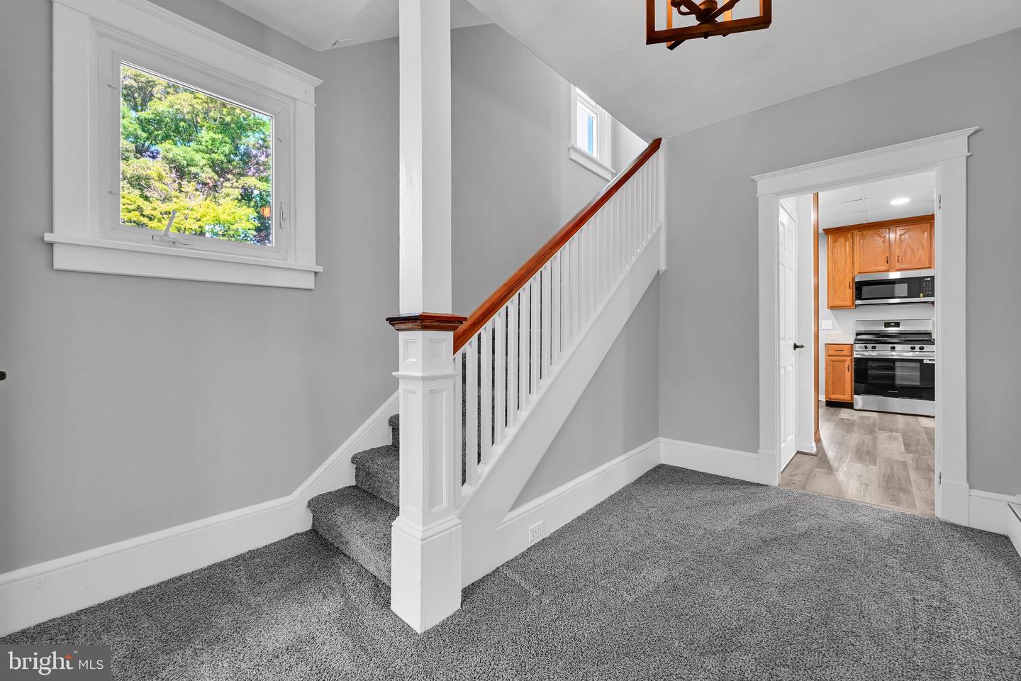 653 E Market St Property Photo 16