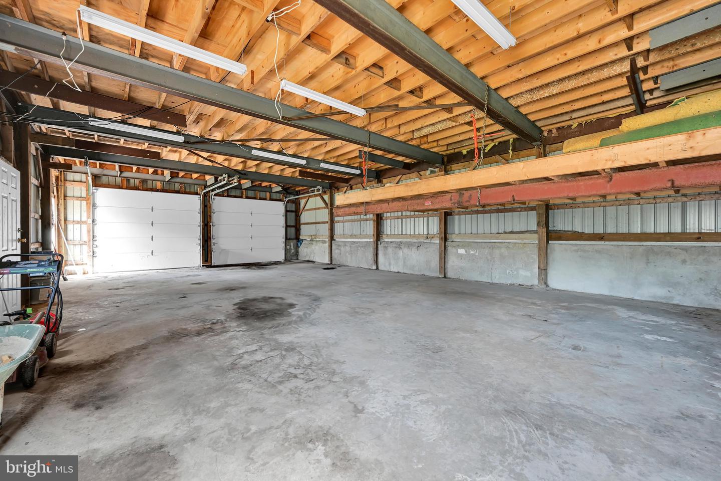 653 E Market St Property Photo 37
